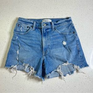 A&F Women’s The 4’ Mom Shorts. Size 2 or 26.